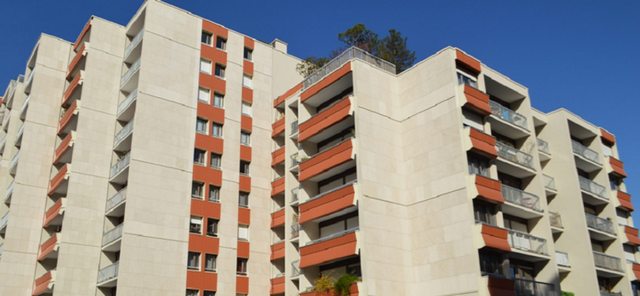 Acorus utilise la terre cuite pour rénover une résidence parisienne