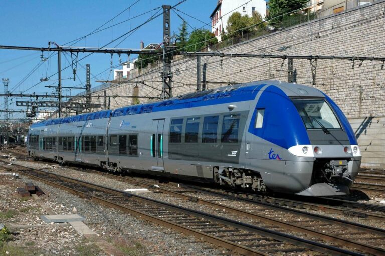 AGC bimode B 81504-503 © André Grouillet.