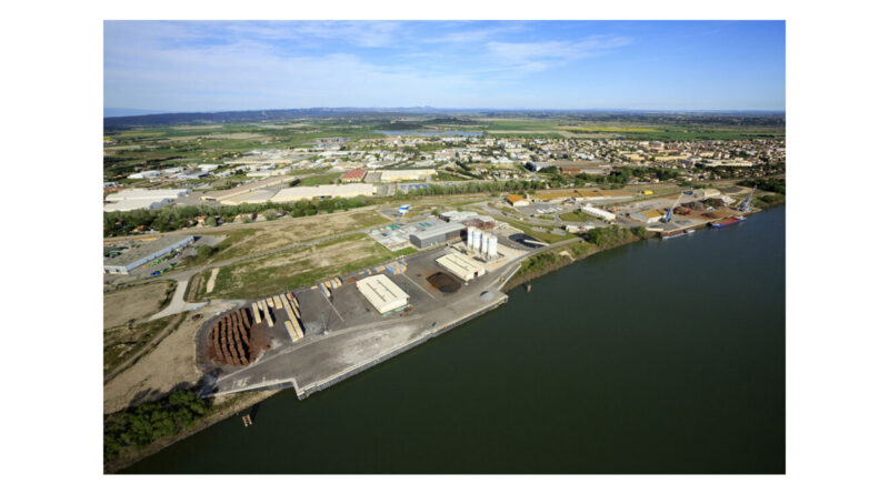 La pose de la première pierre annonce le lancement officiel de la modernisation du port d’Arles, un projet stratégique attribué par CNR, porté par CCI Pays d’Arles et NGE Concession